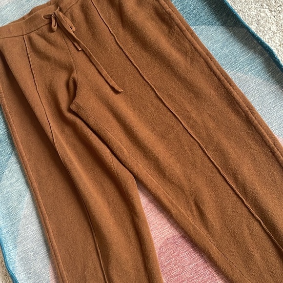 Roots Cozy Cashmere Luxe Pintuck Pants - Picture 8 of 10